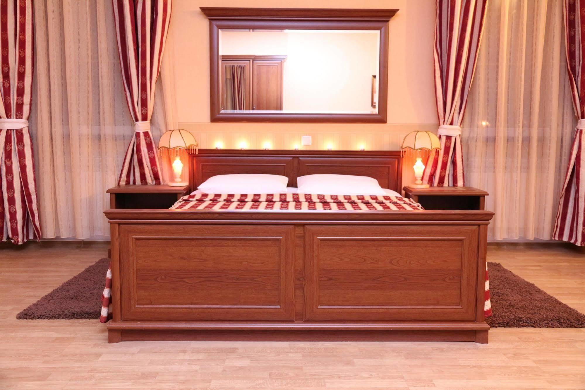 Korona Hotel 3*
